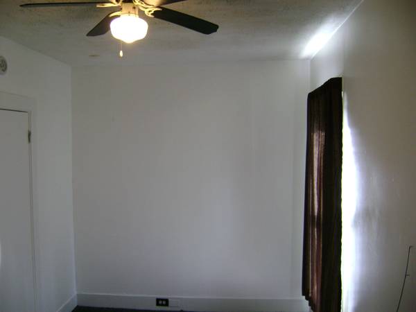 29 Leverett st bed room